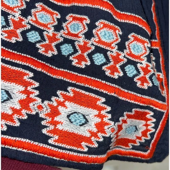 Crown & Ivy Navy Embroidered Off-Shoulder Peasant Top Sz 1X - Picture 3 of 7